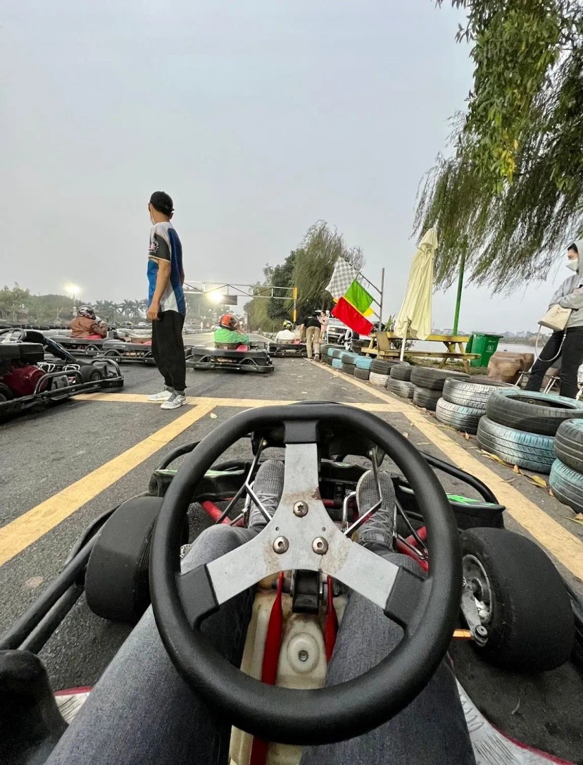 Ảnh chính Trip số 5 - lịch trình Buổi chiều ở Hà Nội chán thì làm gì? Tự làm nến thơm,  racing car Go Kart và cafe hoàng hôn cực cuốn